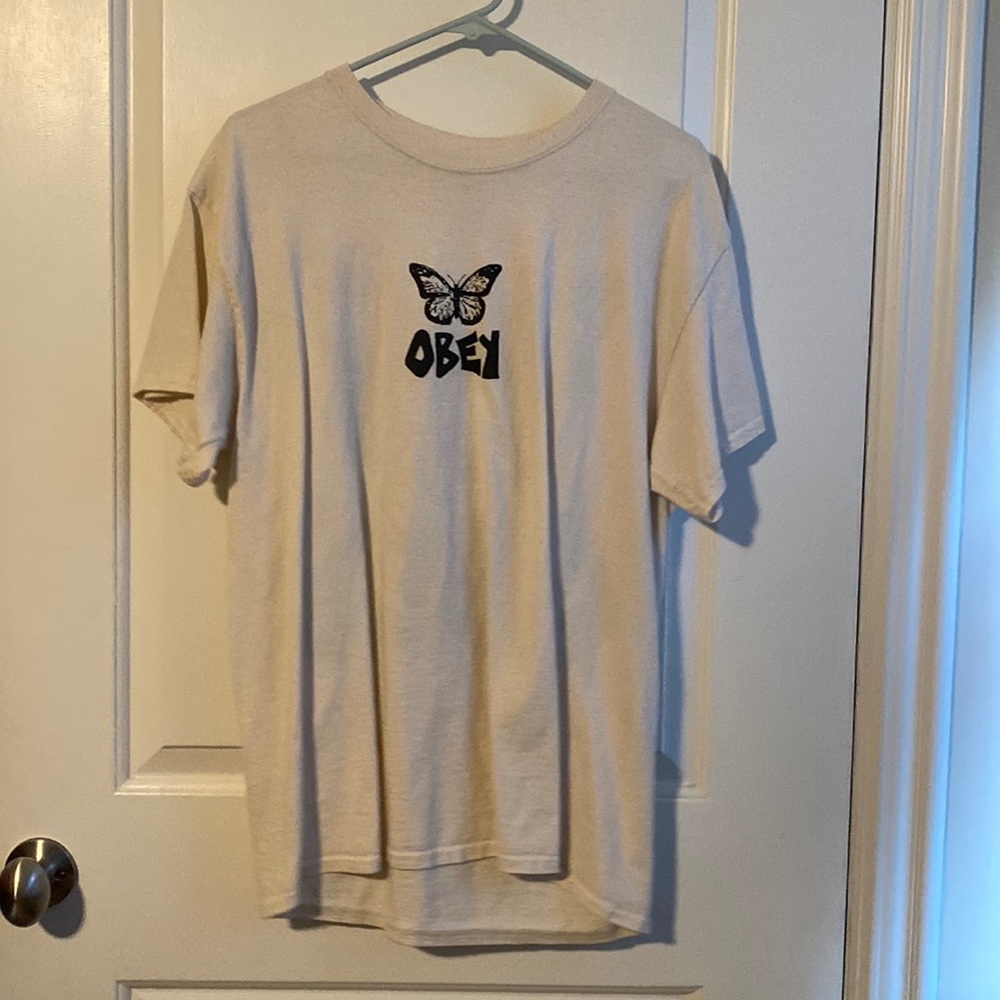 Cream Obey T-shirt.